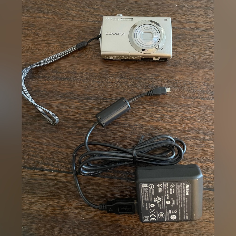 Nikon Coolpix S4000 Digital Camera